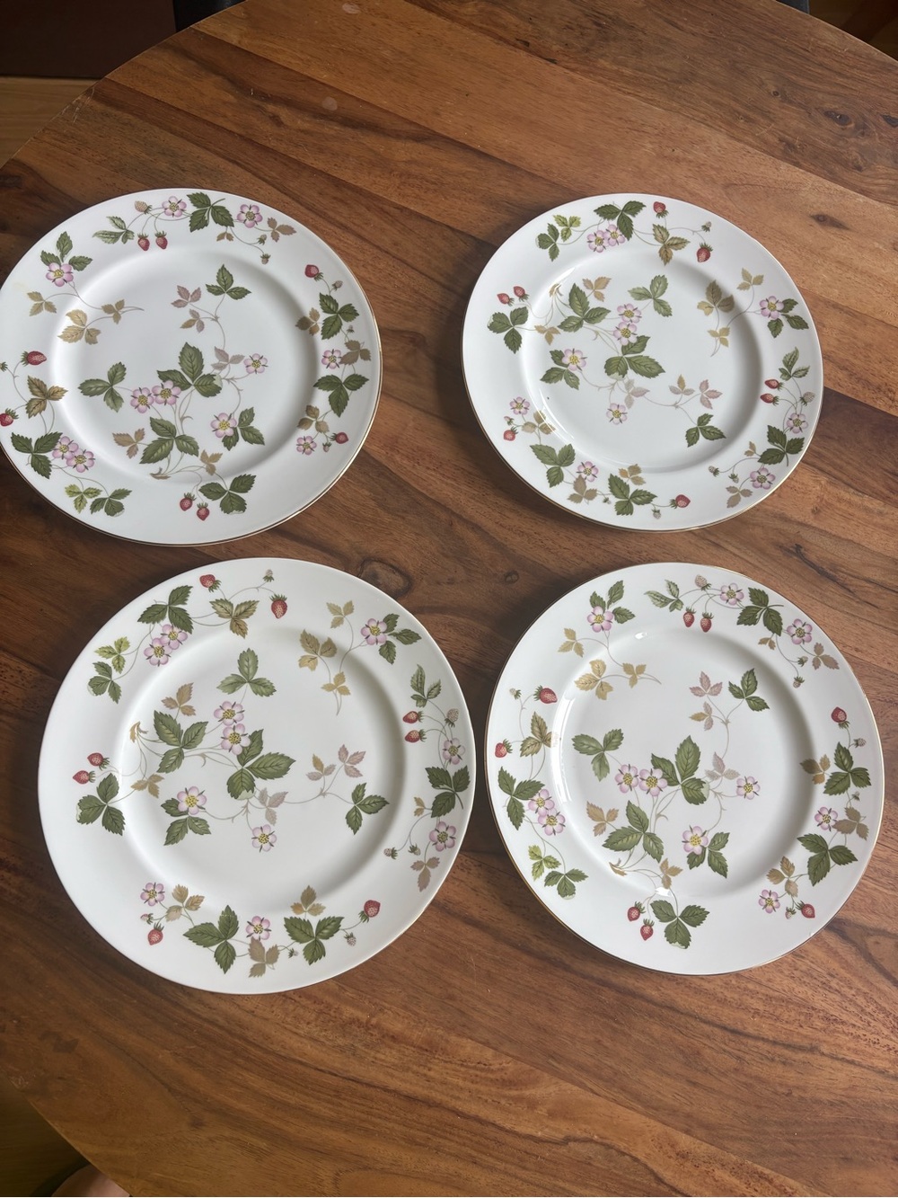 Wedgwood Wild Strawberry Dinner Plates - Set of Four
